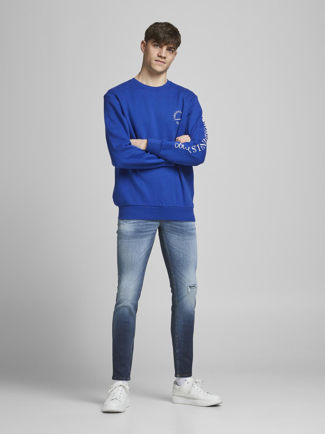 model_shot-front_full